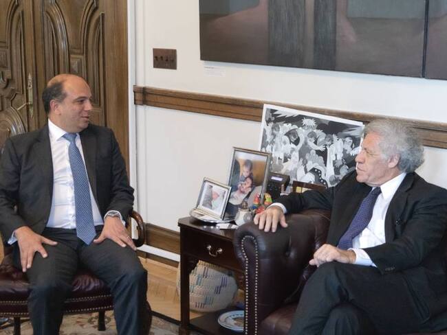 Defendor del Pueblo de Colombia, Carlo Camargo, junto al Secretario General de la OEA Luis Almagro Foto: OEA