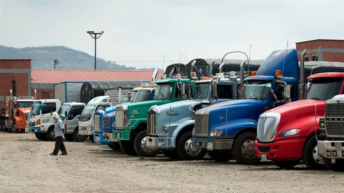 Transportadores expresan su desacuerdo con posible aumento en el precio del diésel