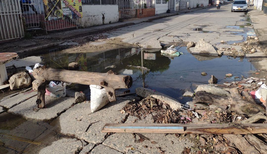 El cerramiento realizado por la comunidad ya completó un mes y secretaría de infraestructura no inicia los trabajos