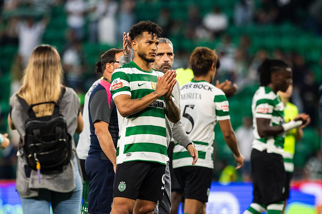 LISBON, PORTUGAL - 2026/04/19: Luis Suarez of Sporting CP apologizes to the fans for the defeat at the end of the Primeira Liga match between Sporting CP and SL Benfica at Estadio Jose Alvalade in Lisbon.(Final score: Sporting CP 1 - 2 SL Benfica). (Photo by Henrique Casinhas/SOPA Images/LightRocket via Getty Images)