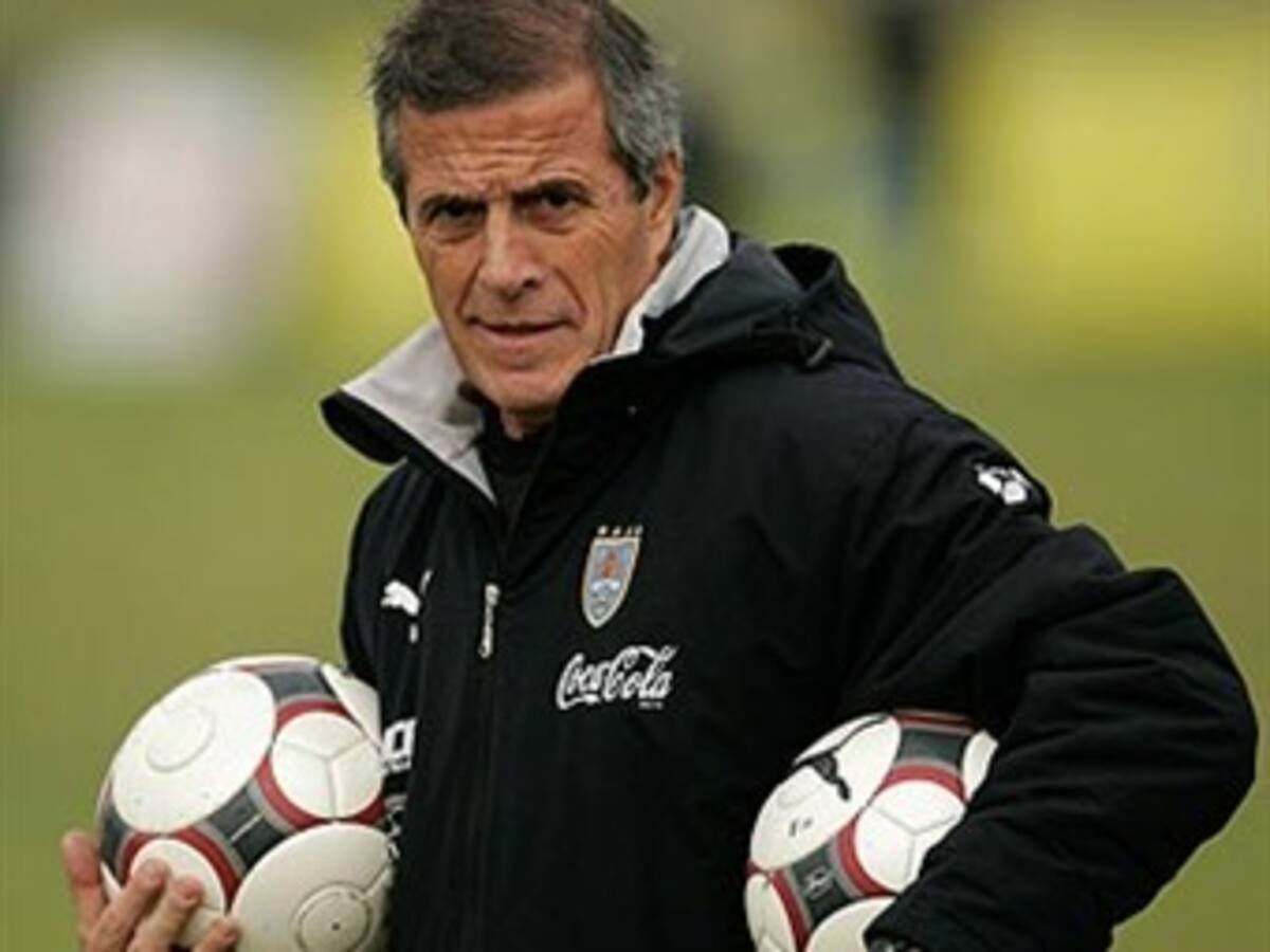 El Maestro Tabárez ya confirmó la formación de Uruguay para enfrentar a Argentina