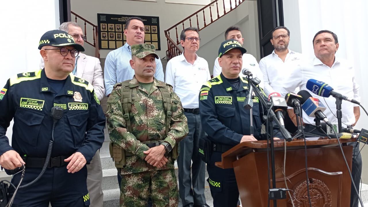 Autoridades reunidas