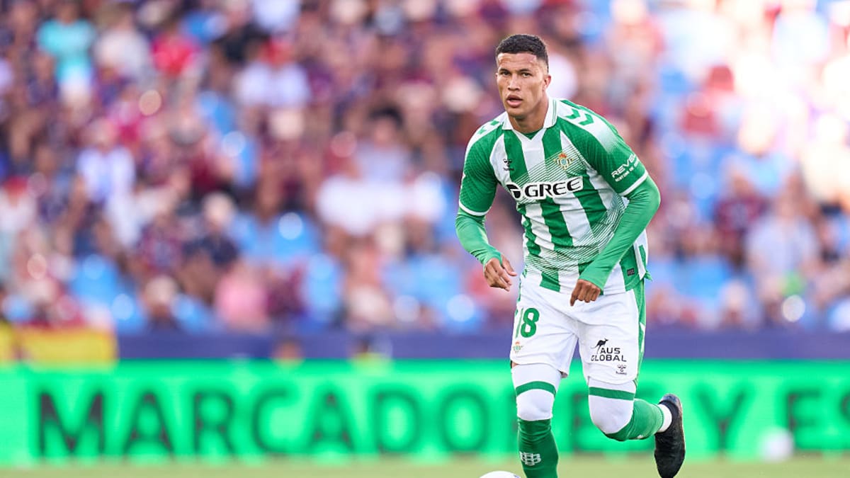 Así les fue a Nelson Deossa y Cucho Hernández en remontada del Betis ante Lille por Champions League