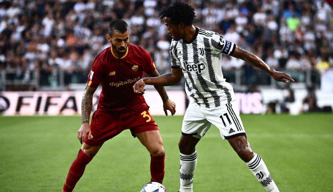 Juan Guillermo Cuadrado, capitán de Juventus en el duelo frente a la Roma.
