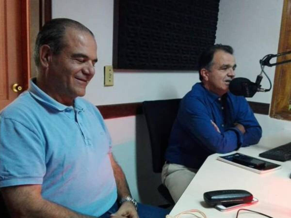 Le pido a las Cortes mantener la independencia si gana el SI en el plebiscito: Óscar Iván Zuluaga