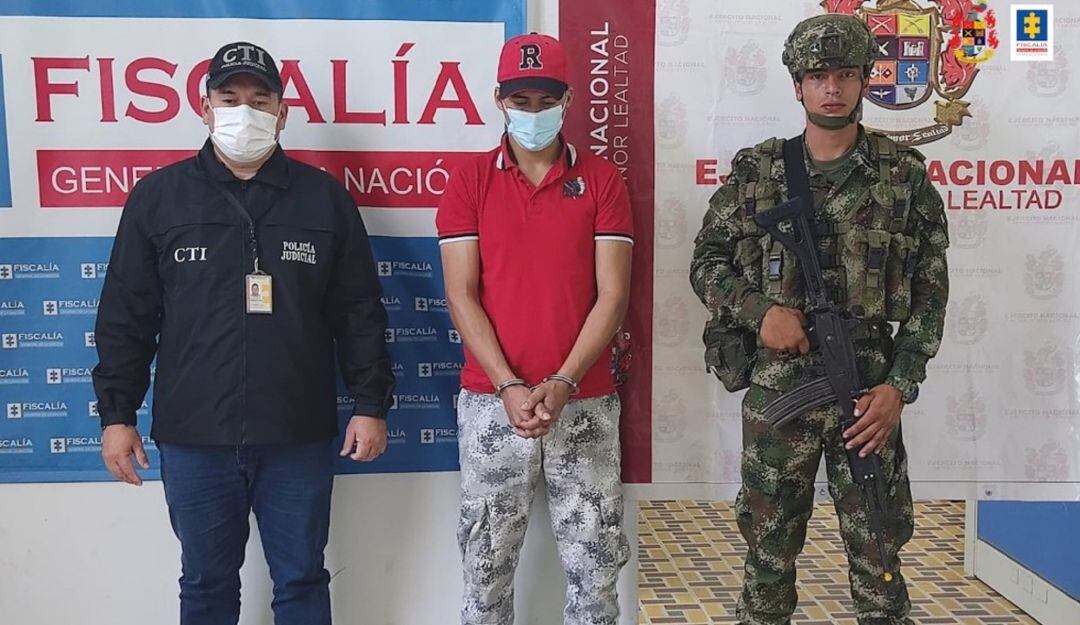 Uno de los indiciados habría sido capturado en flagrancia luego de abusar sexualmente de una mujer de 53 años en Gigante.  