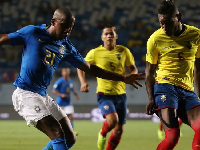Brasil se enreda contra Ecuador y se hunde camino al Mundial
