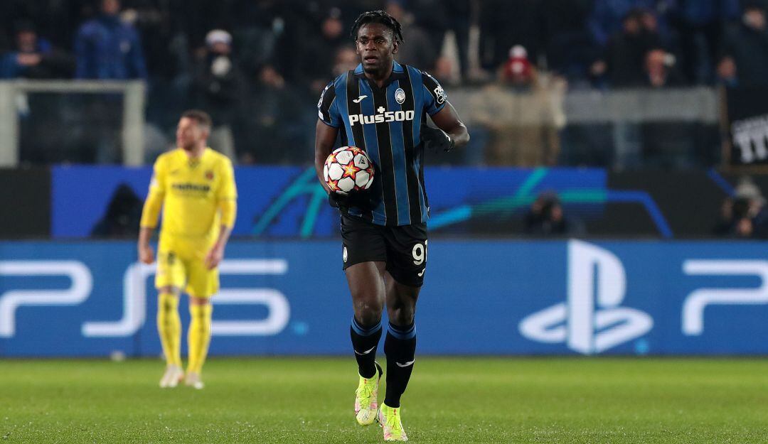 Duván Zapata festeja el gol del descuento ante el Villarreal.