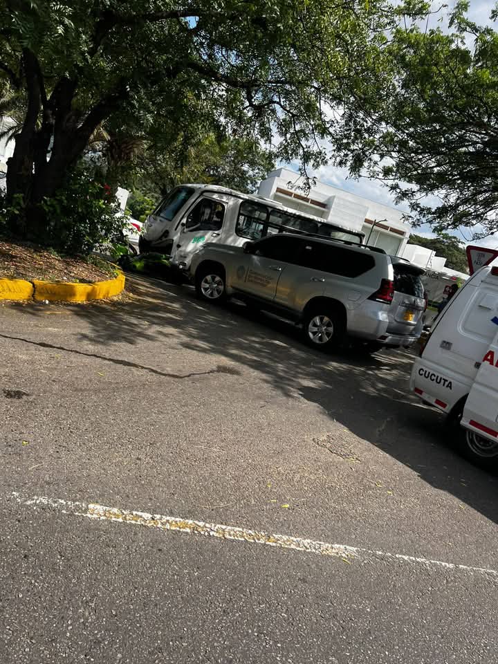 Dos policías heridos en accidente de tránsito en Los Patios / Foto: Redes sociales
