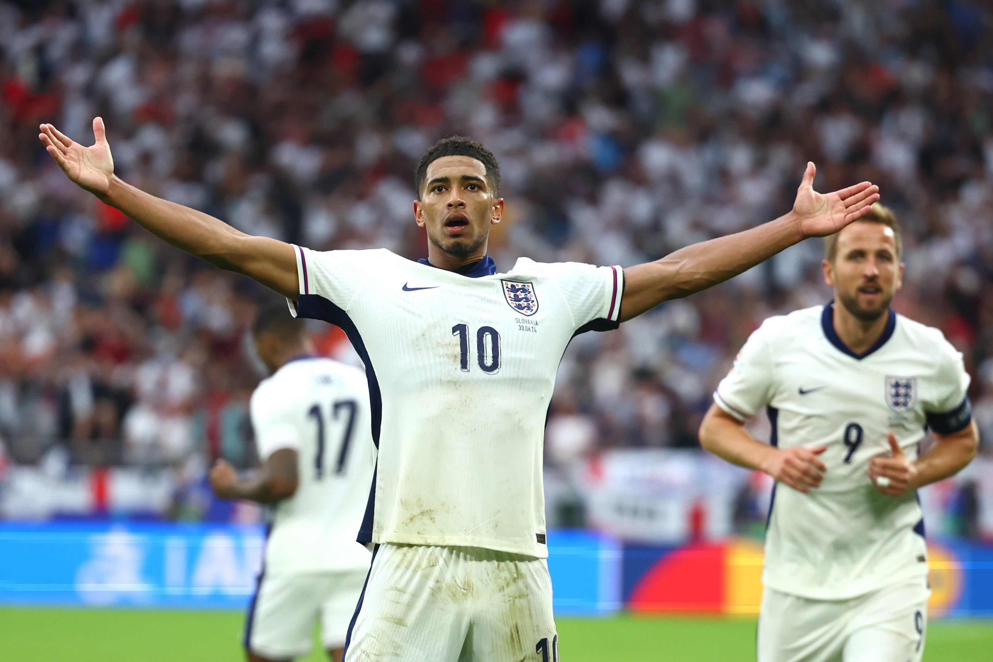 Jude Bellingham festeja su espectacular golazo ante Eslovaquia. (Photo by Chris Brunskill/Fantasista/Getty Images)