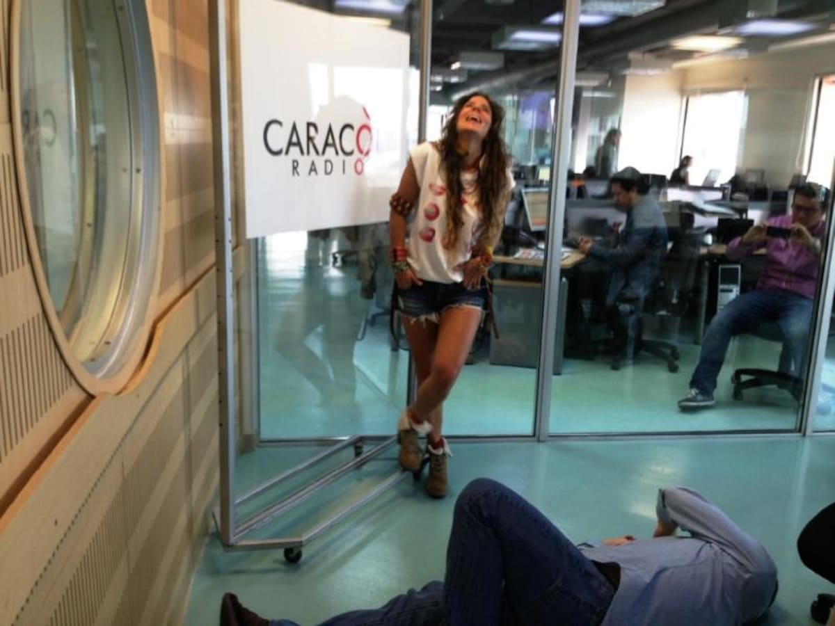 Duina del Mar presenta en Caracol Radio su nueva canción junto a Cabas, Besarte la boquita.