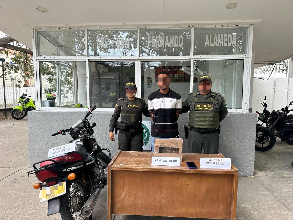Policía recuperó moto y celular presuntamente robados en Cartagena