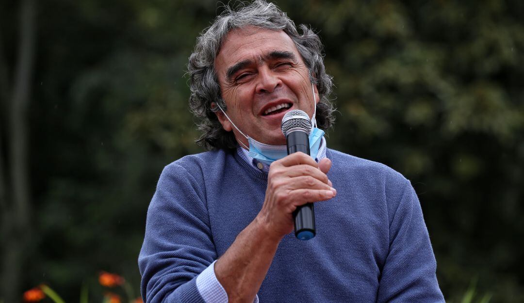 Hablando del proceso de paz, Fajardo explicó por qué no se uniría con Petro