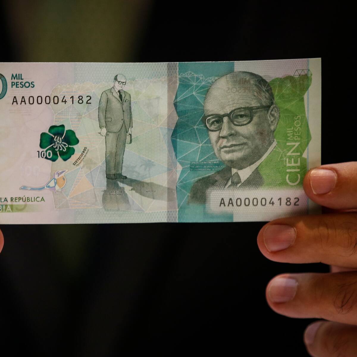 Alerta por billetes de $100.000 falsos: este es el método para para identificarlos