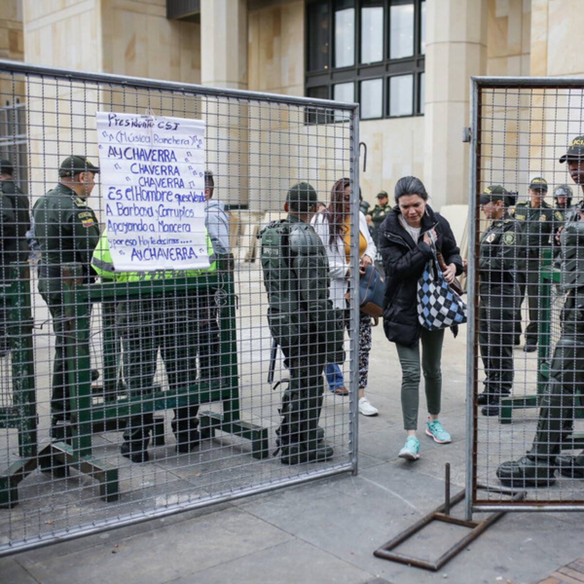 Policía refuerza seguridad en la Corte Suprema por elección de la fiscal general