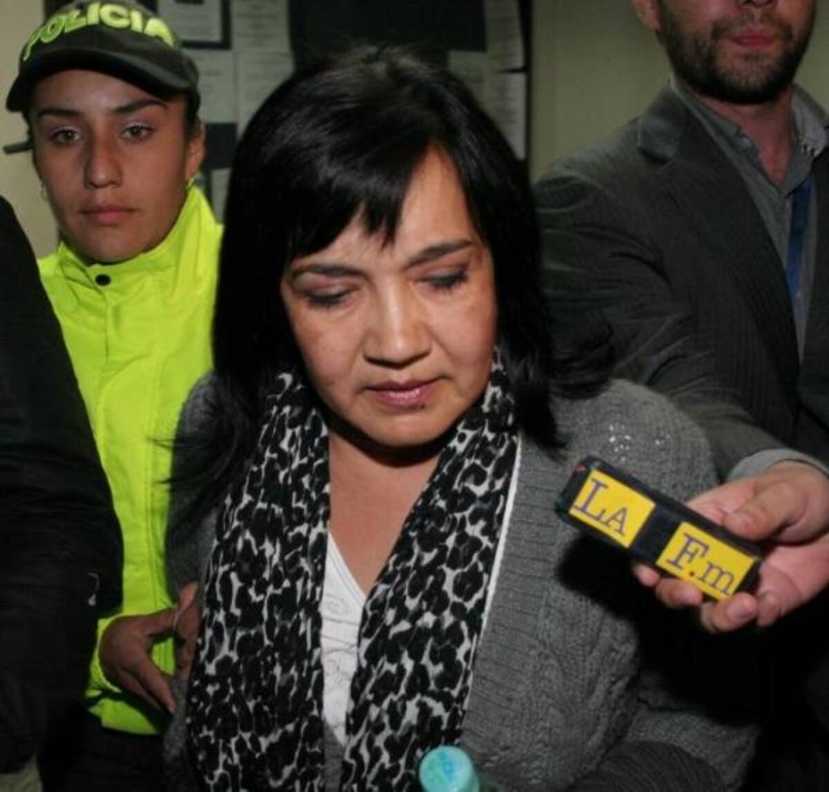 María del pilar Gómez: Madre de Carlos Cárdenas y quien fue detenida por 8 días bajo los cargos de fraude procesal y favorecimiento en homicidio.