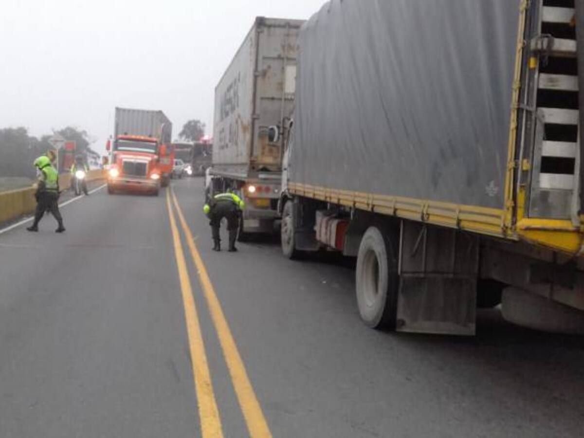 Dos muertos deja aparatoso accidente de tránsito en vía la Línea en Tolima