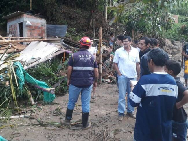 Vivienda sepultada por un alud en el barrio Cerro Gordo.