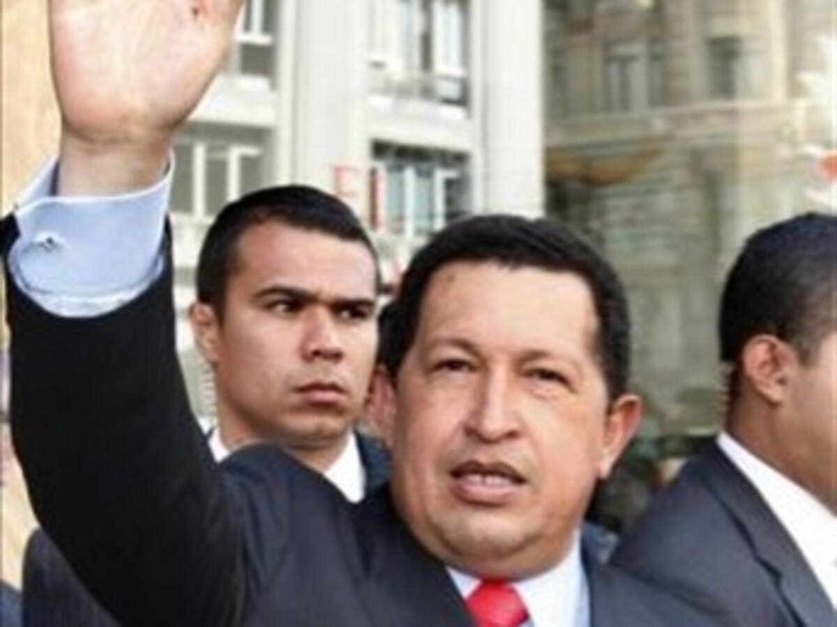Chávez dice que su país 'tiene derecho' a defenderse