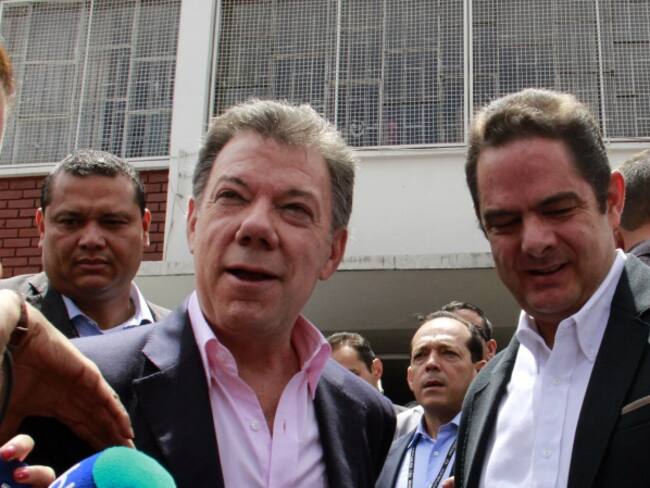 Santos ya se sometió a la sesión de radioterapia y tendremos presidente para rato: Vargas Lleras