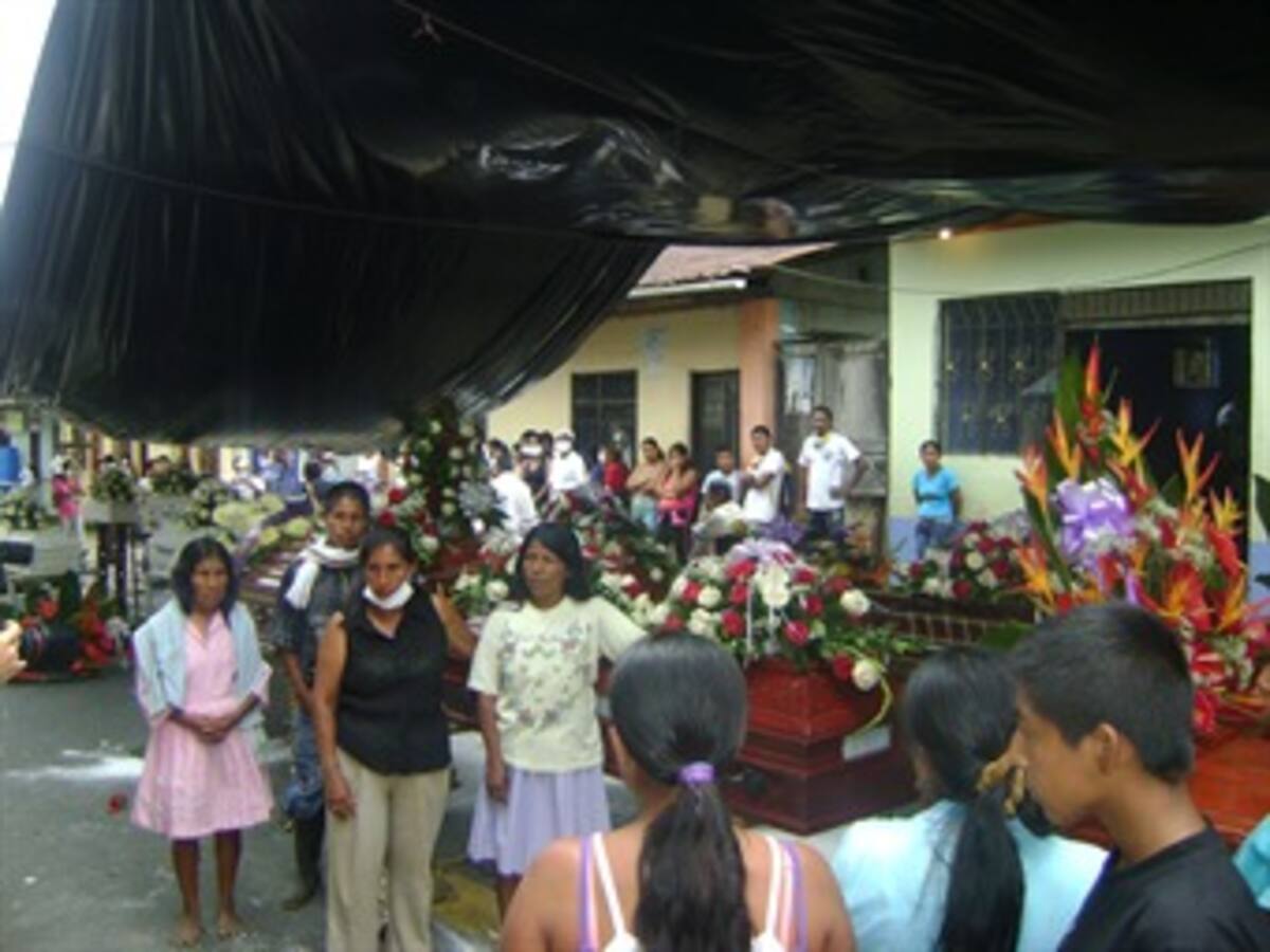 Sepultan a indígenas víctimas de masacre en Nariño
