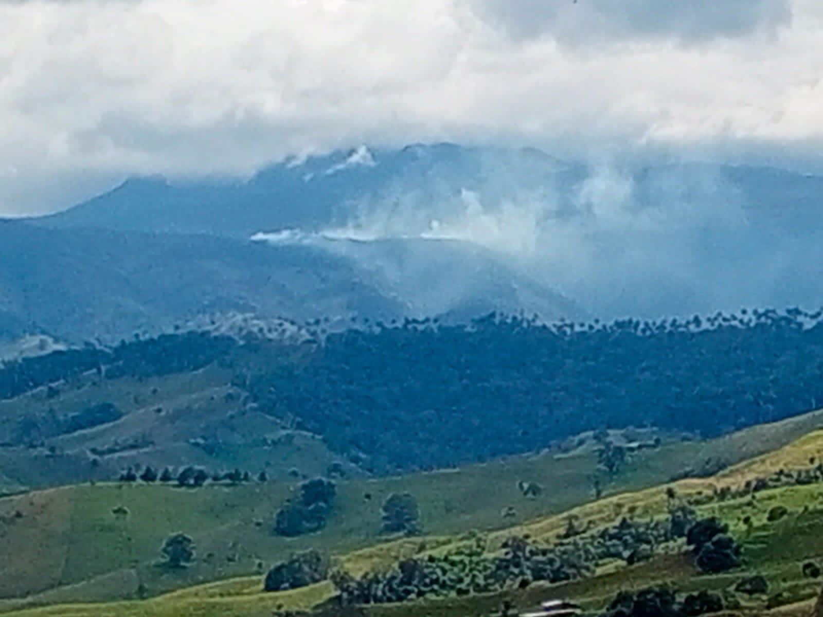Controlado incendio en los Valles de Normandía en Tolima