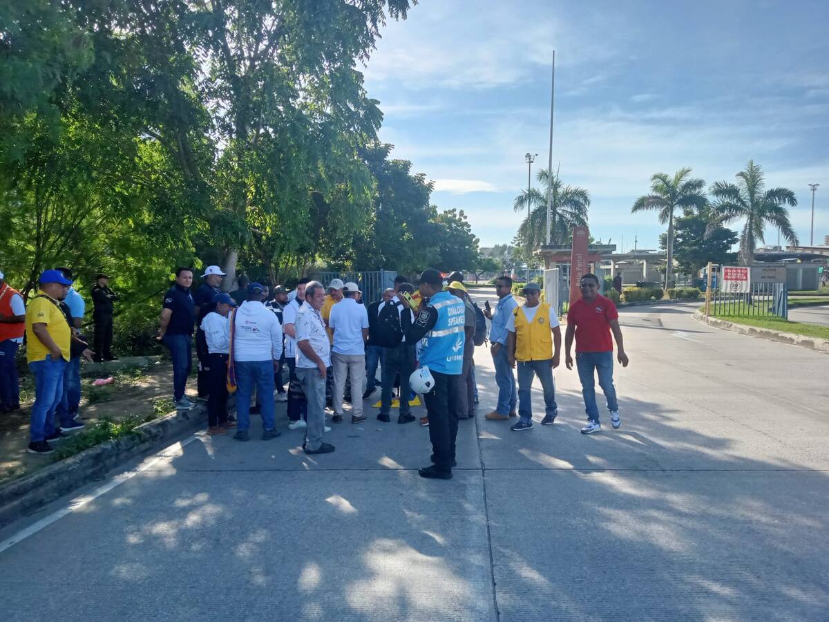 Conductores de Transcaribe protestaron por despidos y condiciones laborales