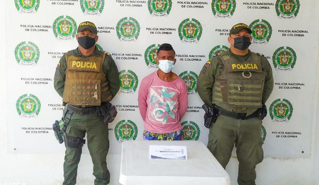 Las autoridades informaron que este sujeto ha quedado registrado en cámaras de seguridad cometiendo hurtos