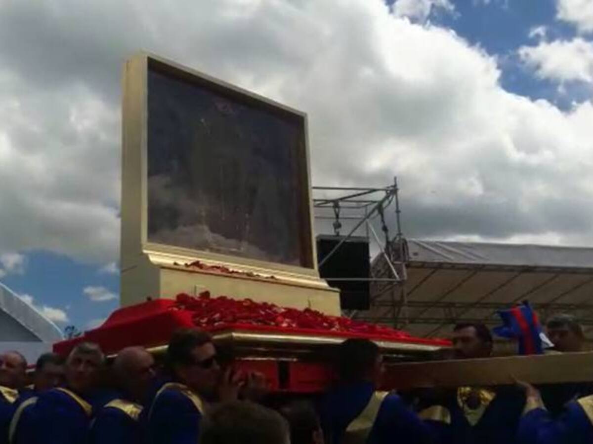 La Fuerza Aérea Colombiana le rindió homenaje a la Virgen de Chiquinquirá