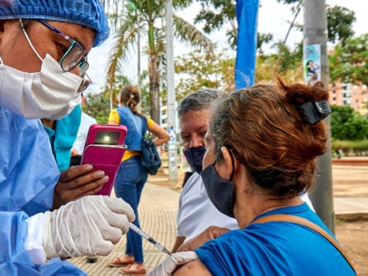 Aplican segunda dosis a quienes se vacunaron en jornada especial