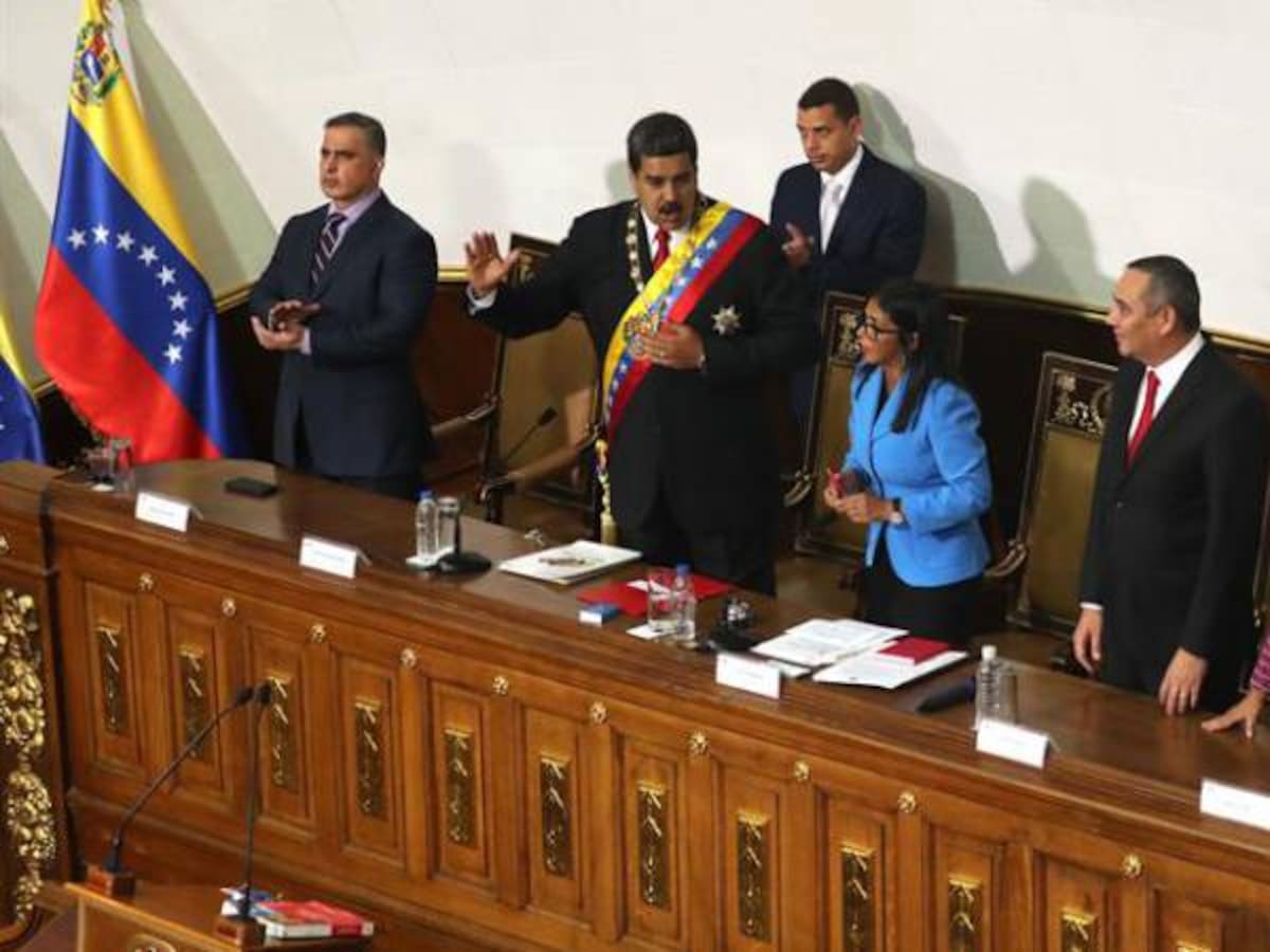 Maduro se juramenta ante la oficialista Asamblea Nacional Constituyente