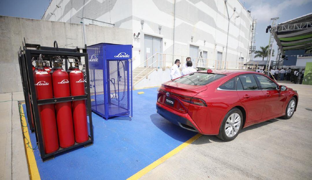 El presidente de la República encabezó la puesta en marcha del primer piloto de hidrógeno verde del país, y que está ubicado en Reficar