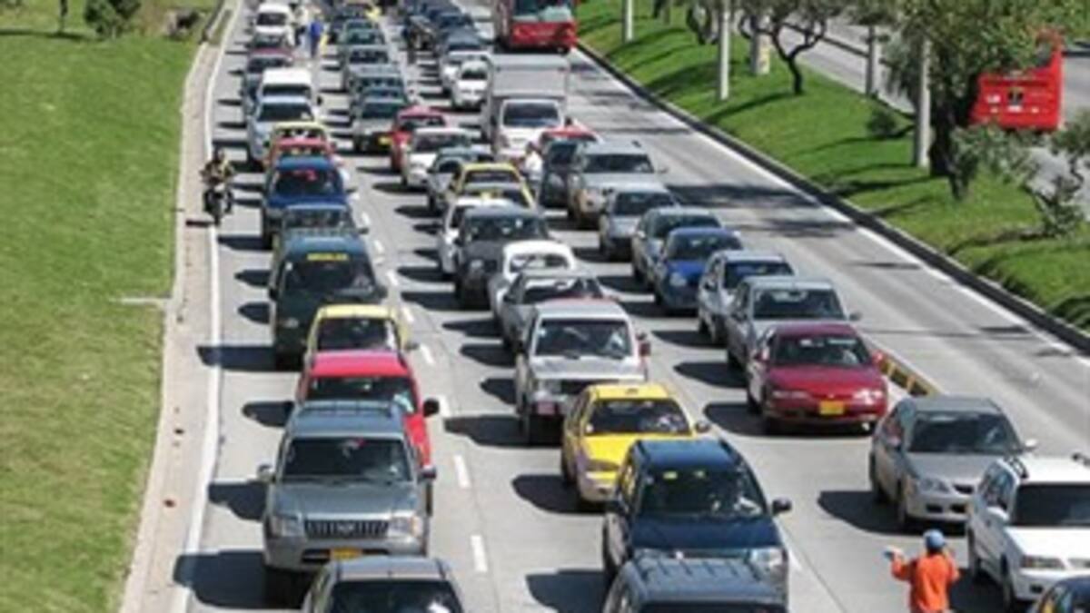 Los bogotanos pierden 500 horas al año en los trancones
