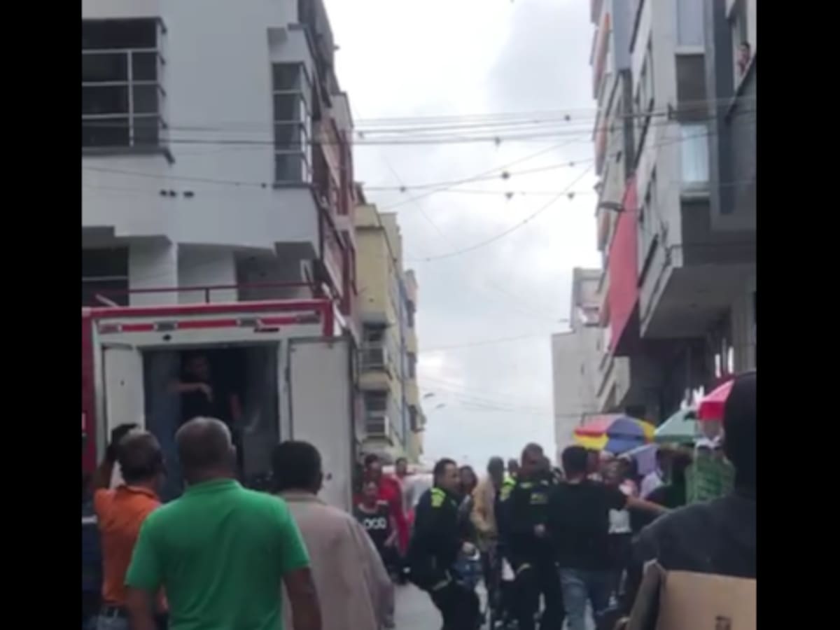 Dos policías lesionados y un capturado por intento de asonada en el centro de Armenia