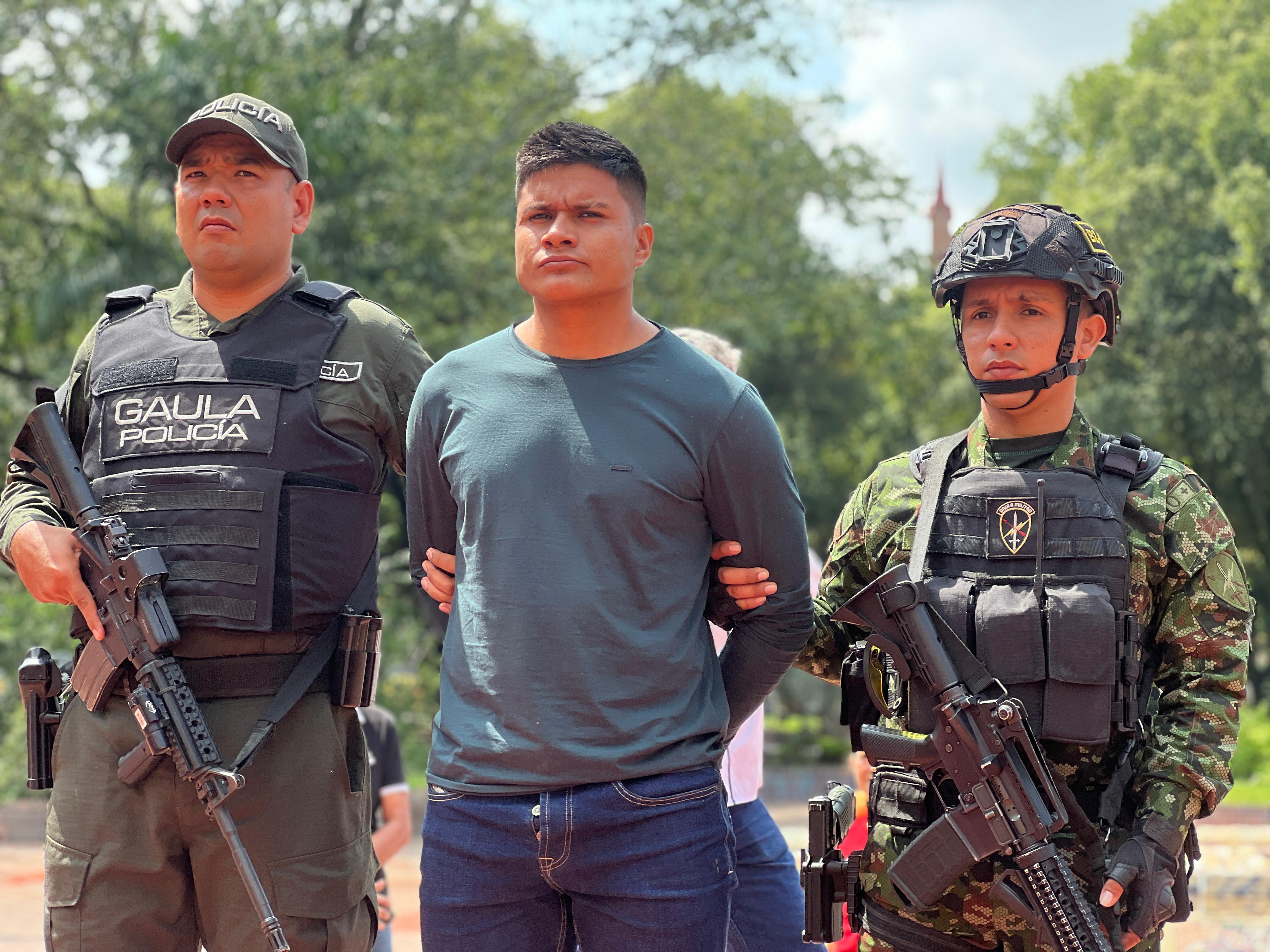 Alias ‘Vladimir’ fue capturado en el centro de Neiva, es señalado de extorsionar a 53 víctimas en Huila y Caquetá.