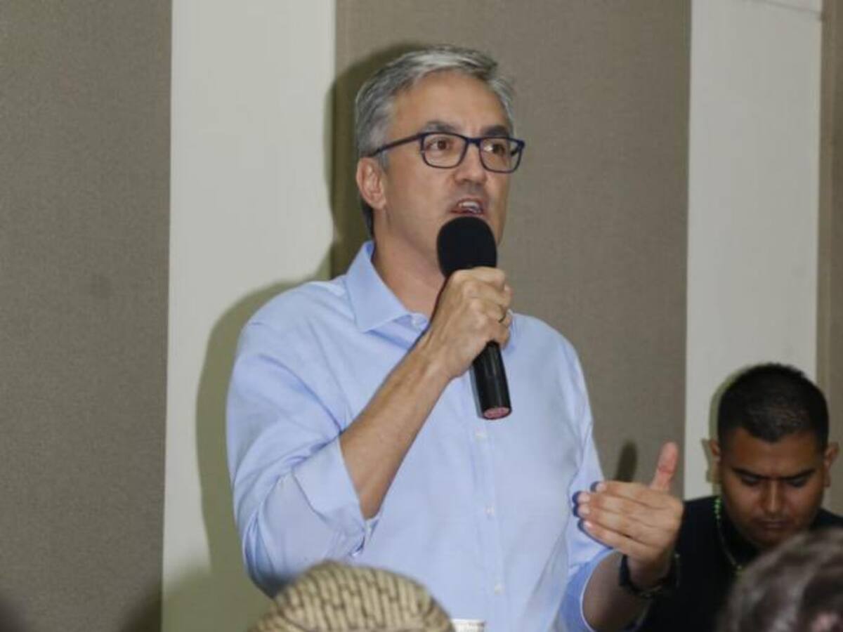 “Es evidente que el presidente debe ser retirado del cargo”: Garcés sobre financiación