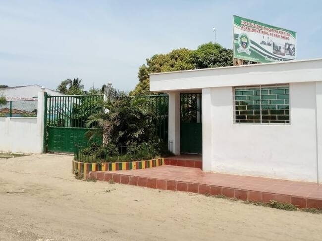 Denuncian presuntos cobros ilegales a padres de familia de un colegio para obras