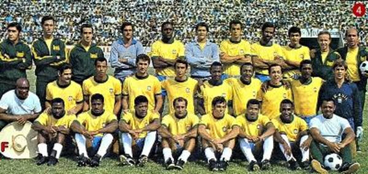 SELECCIÓN DE BRASIL 1970ARRIBA IZQ-DER: Rogeiro, Coutinho, Parreira, Félix, Camargo, Leao, Fontana, Britto, Clodoaldo, Zagallo y ChirolCENTRO MISMO ORDEN: Américo, Rivelino, Carlo Alberto, Baldocchi, Piazza, Everaldo, Paulo César, Tostao, Marco Antonio y AdoABAJO MISMO ORDEN: Edú, Zé María, Dadá Maravilha, Gerson, Roberto Miranda, Jairzinho, Pelé y Nocaute Jack