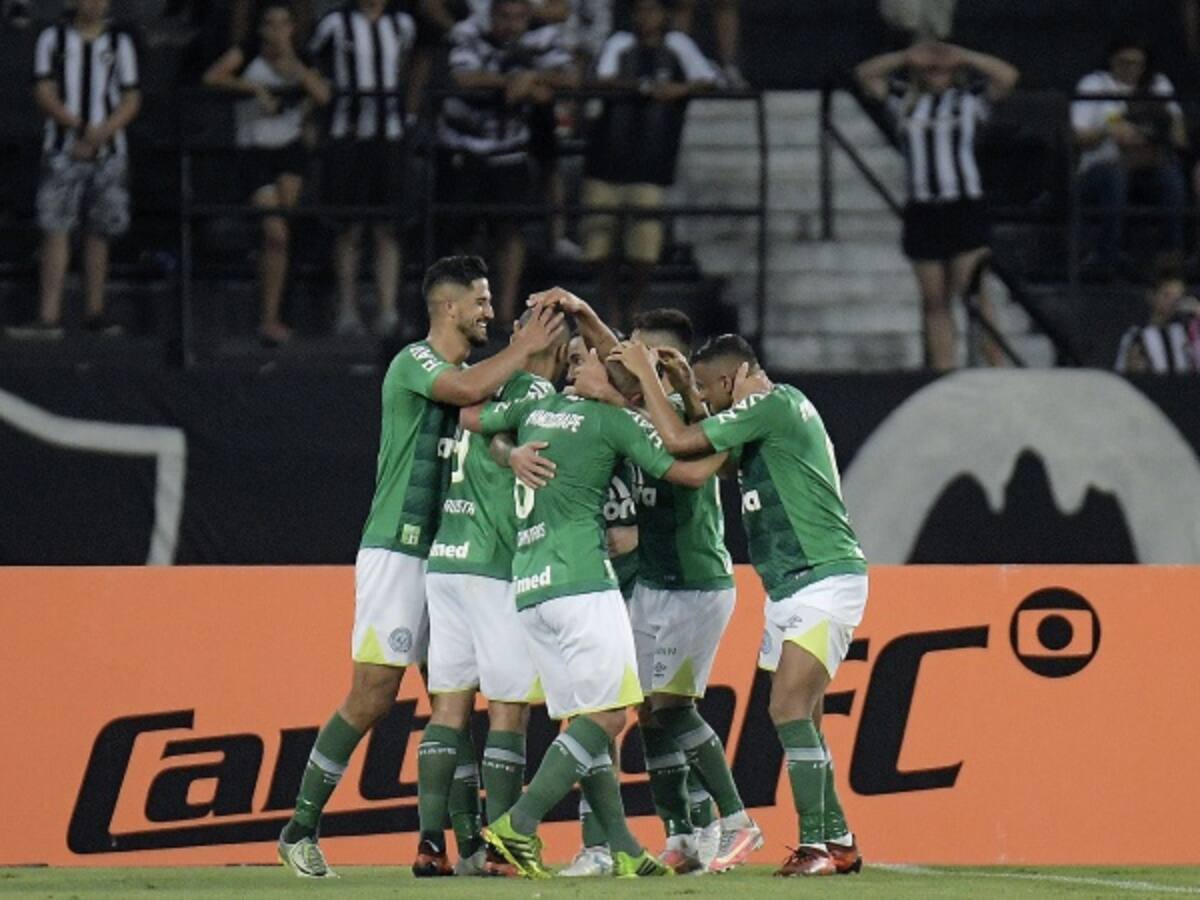 Chapecoense celebró tras conseguir la clasificación a la Copa Libertadores