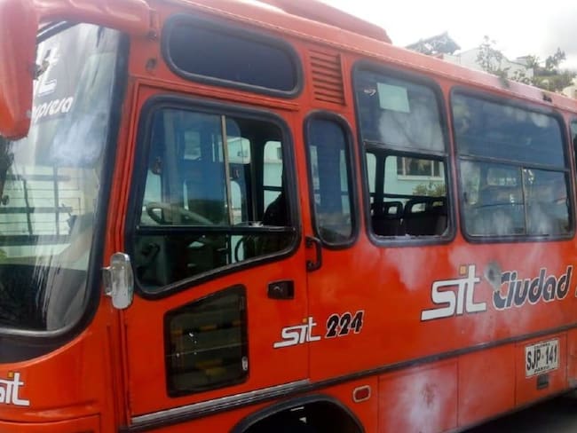 Dos buses averiados dejó protesta estudiantil en Pasto