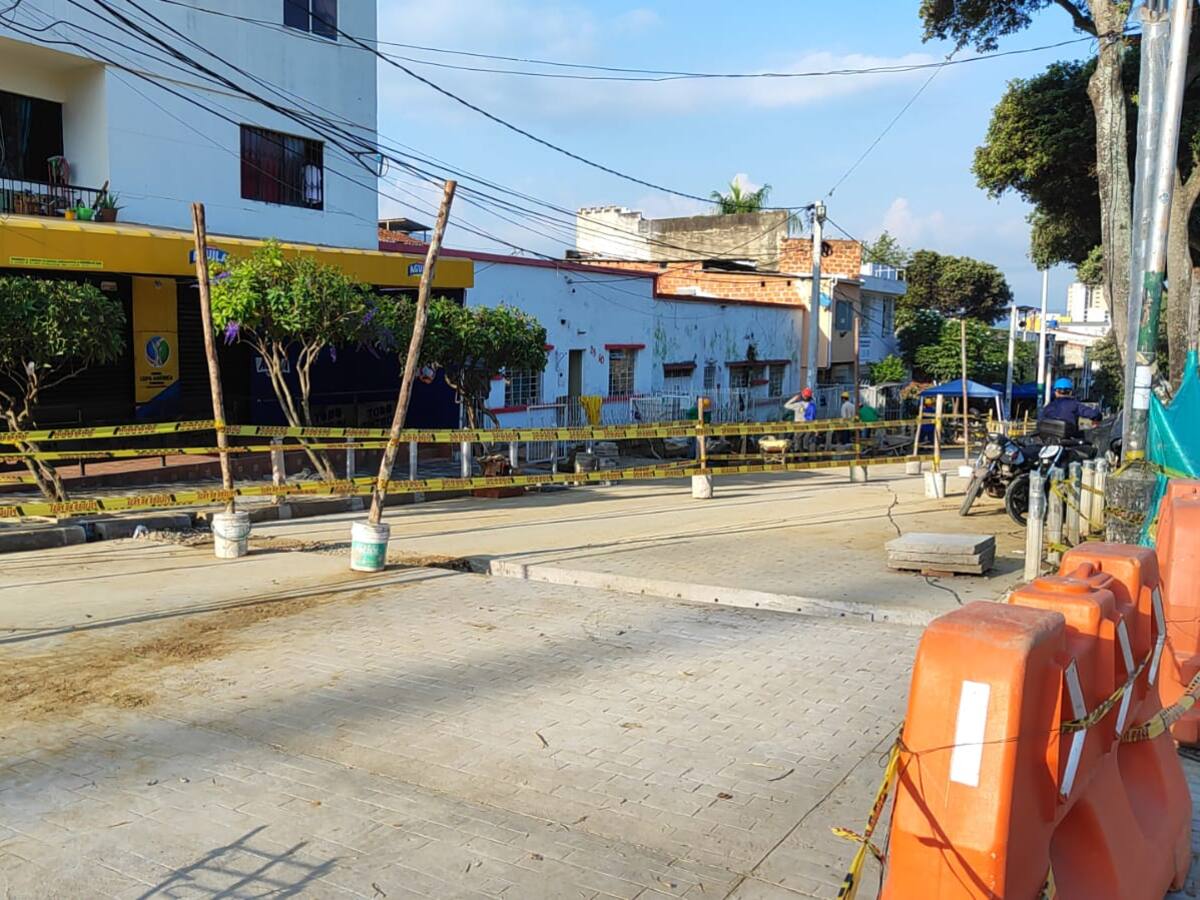 Eterna obra en zona estudiantil de Bucaramanga dejó quebrados varios negocios