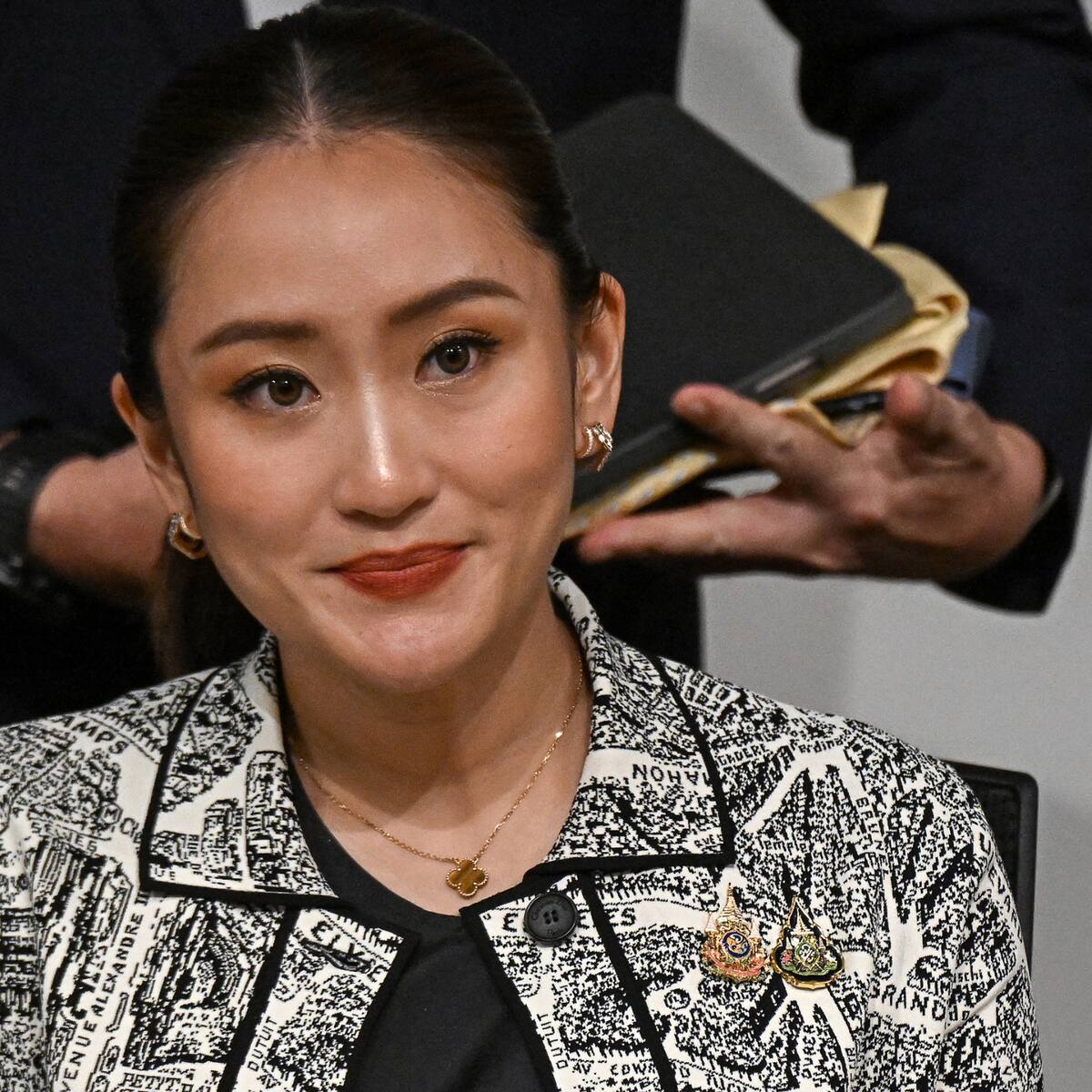 Tailandia: Paetongtarn Shinawatra asume como la primera ministra más joven