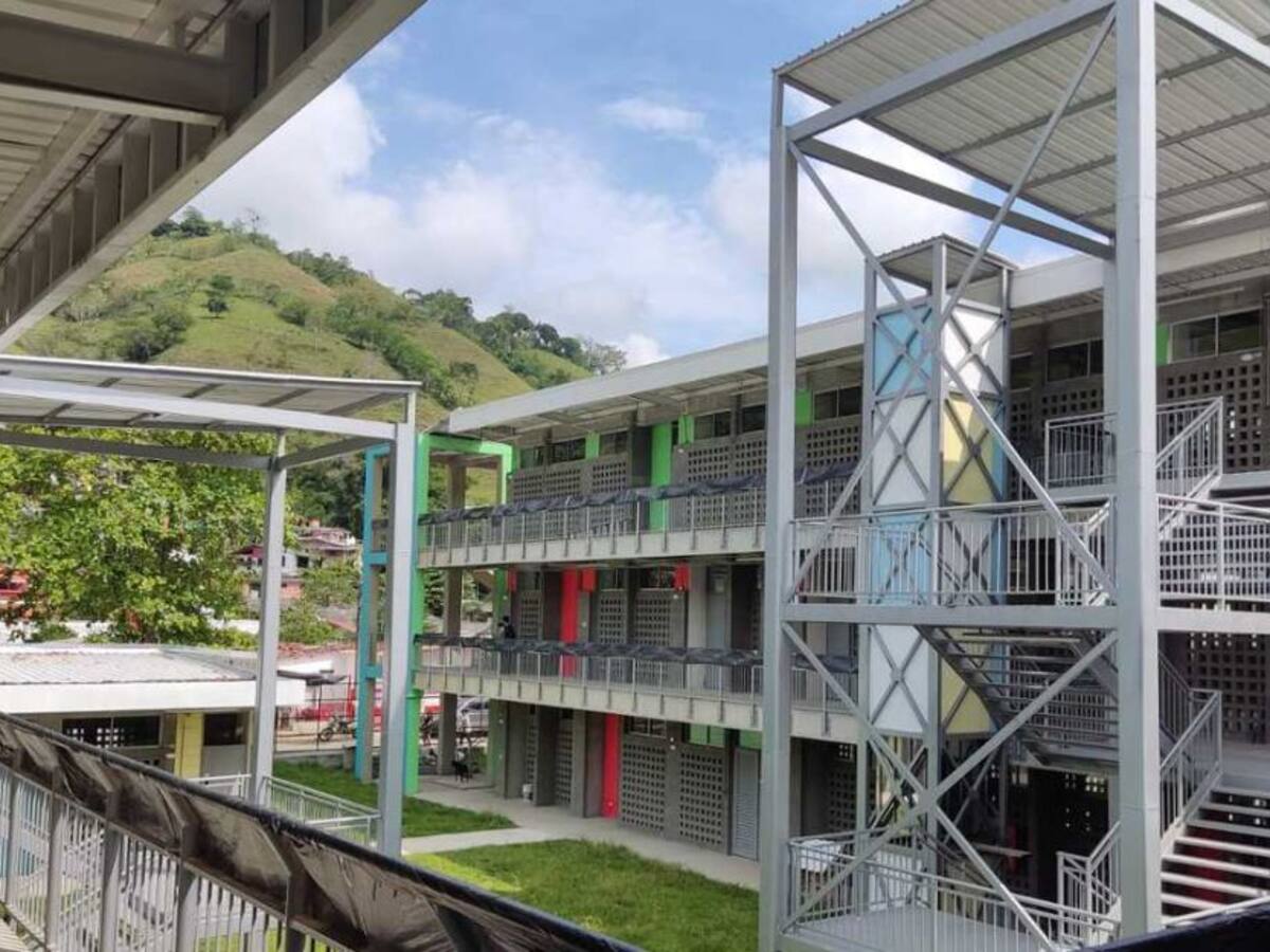 El megacolegio de Irra abrirá sus puertas en los próximos días