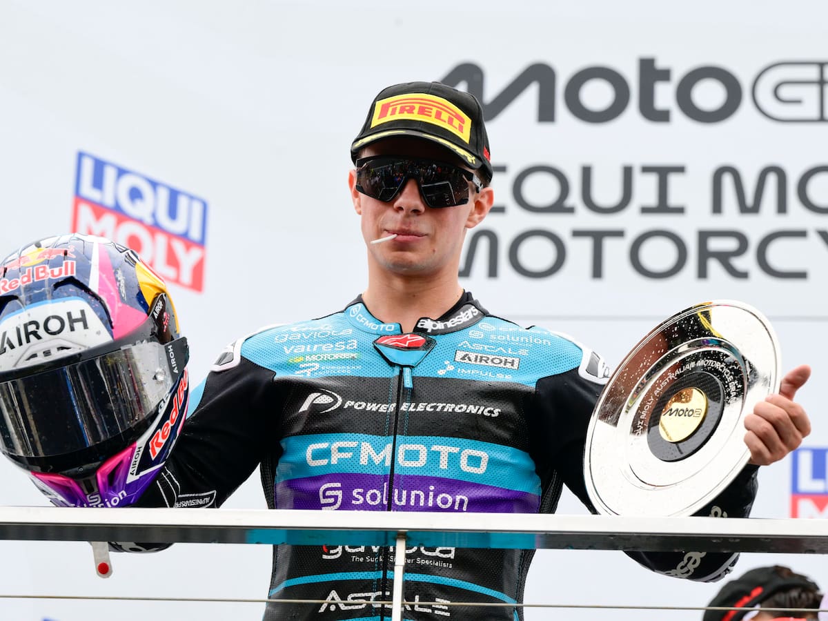 David Alonso alcanzó el podio en GP de Australia y se metió al ‘top 10′ en la clasificación general