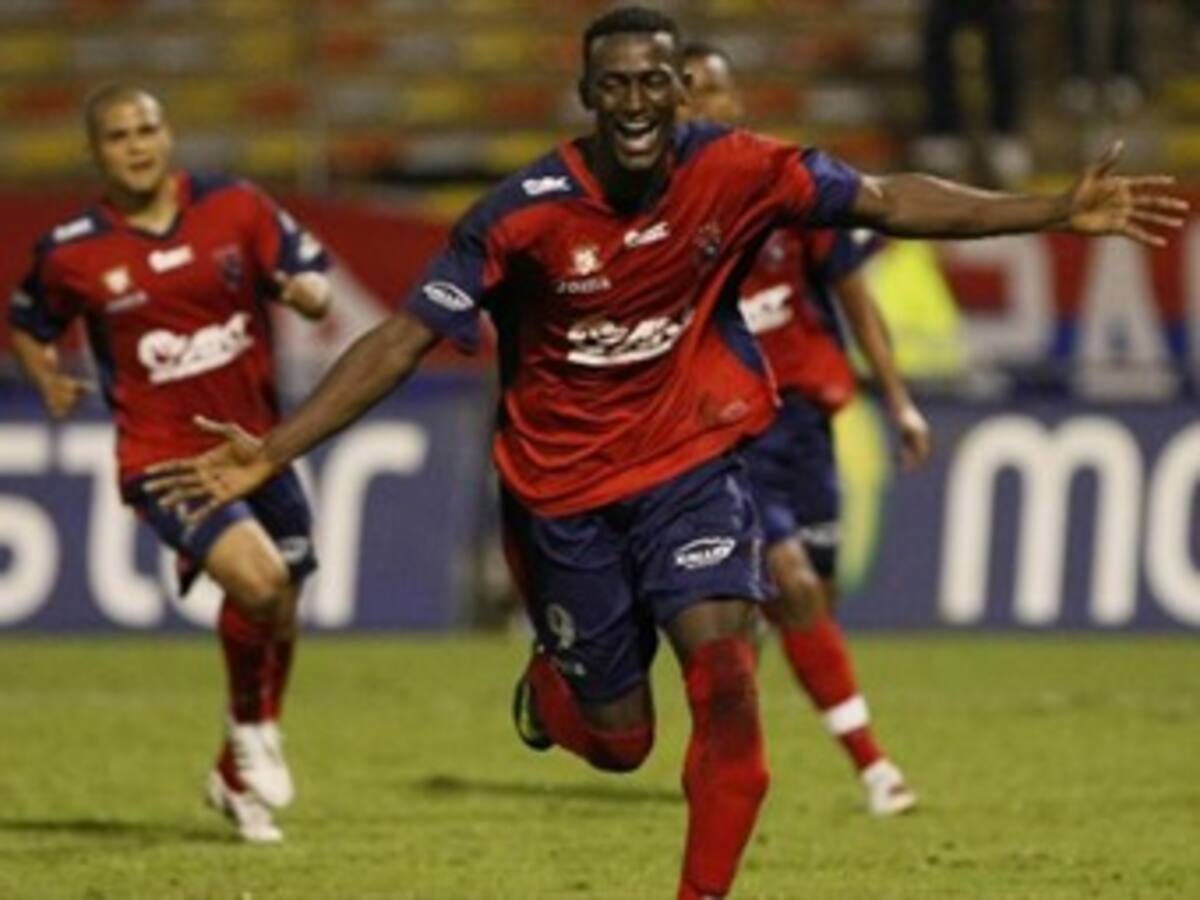 Medellín derrotó uno por cero al Huila en el primer juego de la final