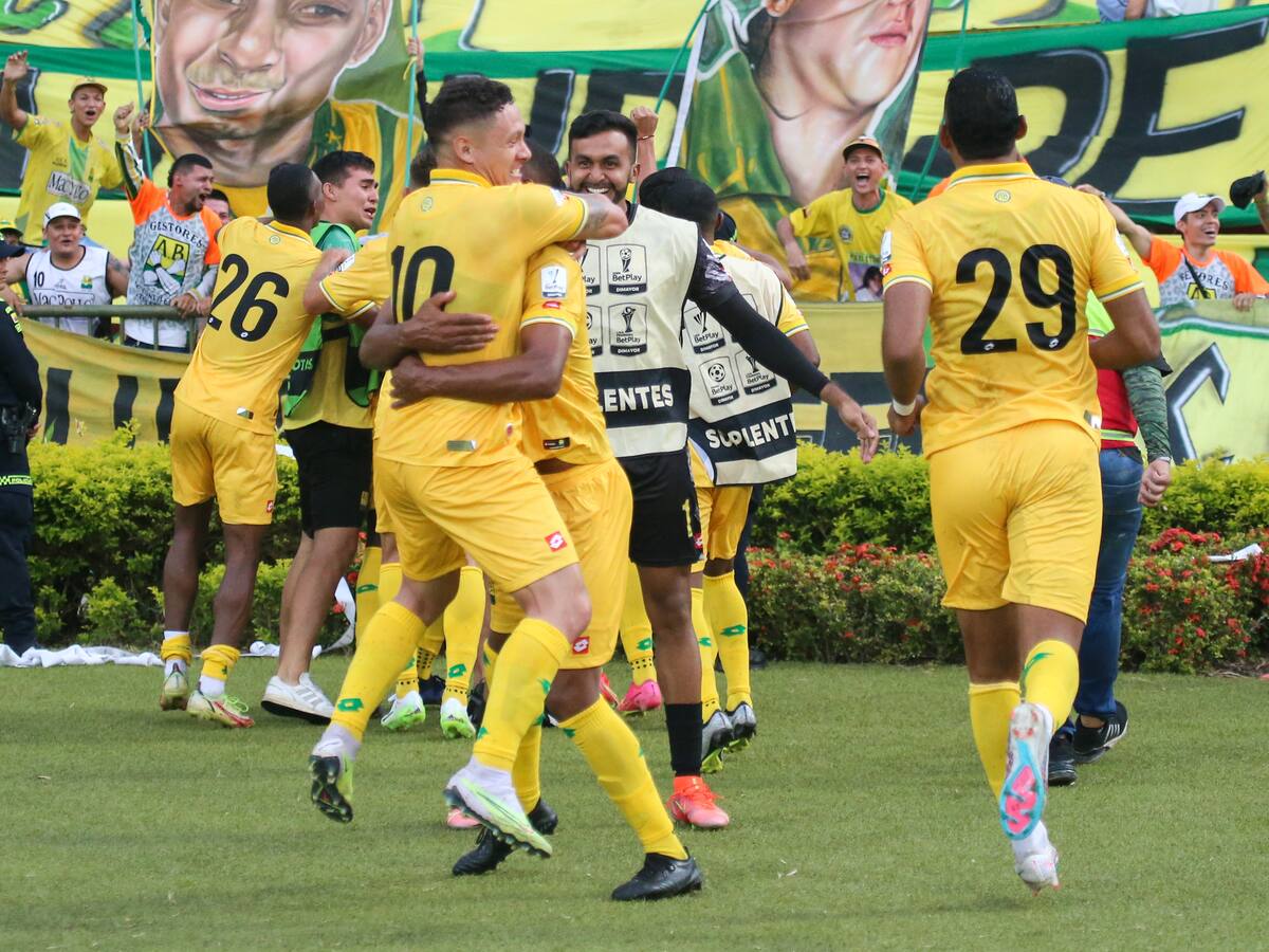 Atlético Bucaramanga vence a Jaguares de Córdoba y es único líder de la liga colombiana