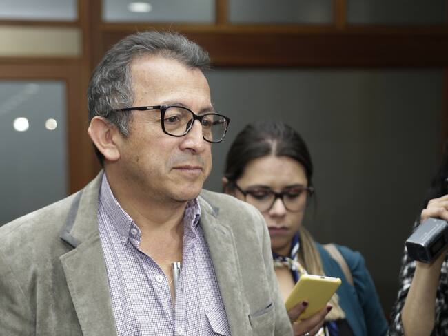 Embajadas, pasaportes y repatriación de colombianos: los temas del canciller en La W