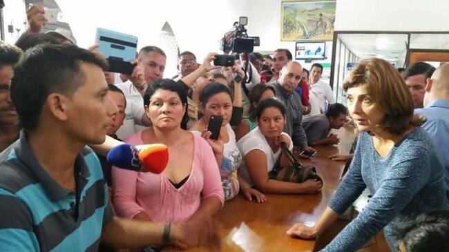 Canciller Holguín en la zona de frontera