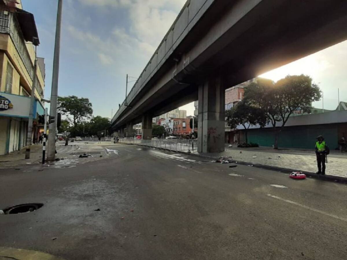 La policía impuso 126 comparendos por violar toque de queda en Medellín