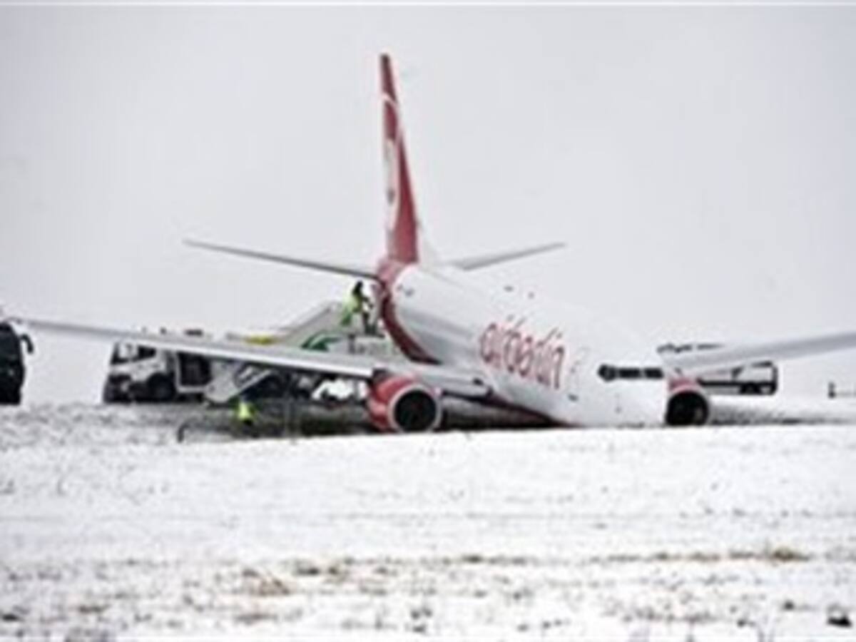 Una nave de la aerolínea Air Berlin se salió hoy de la pista en el aeropuerto de Dortmund